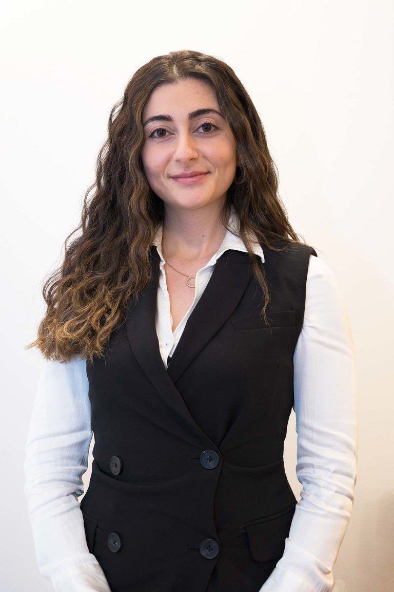 Dina Rahwan Khdair, English-speaking psychologist in Girona.